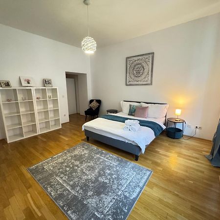 Charming Flat & Balcony Near Central Station L Bg5 Viyana Dış mekan fotoğraf