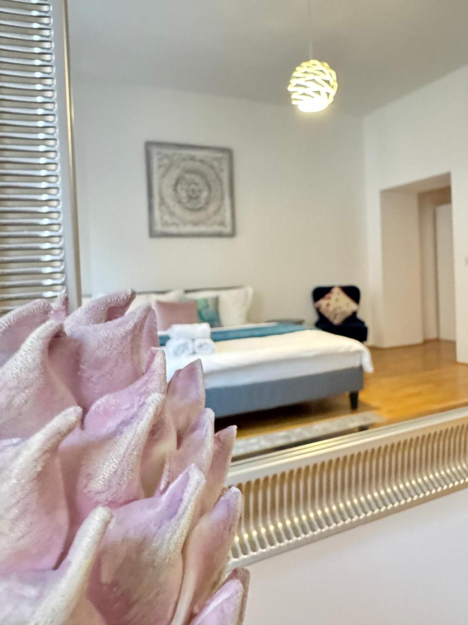 Charming Flat & Balcony Near Central Station L Bg5 Viyana Dış mekan fotoğraf