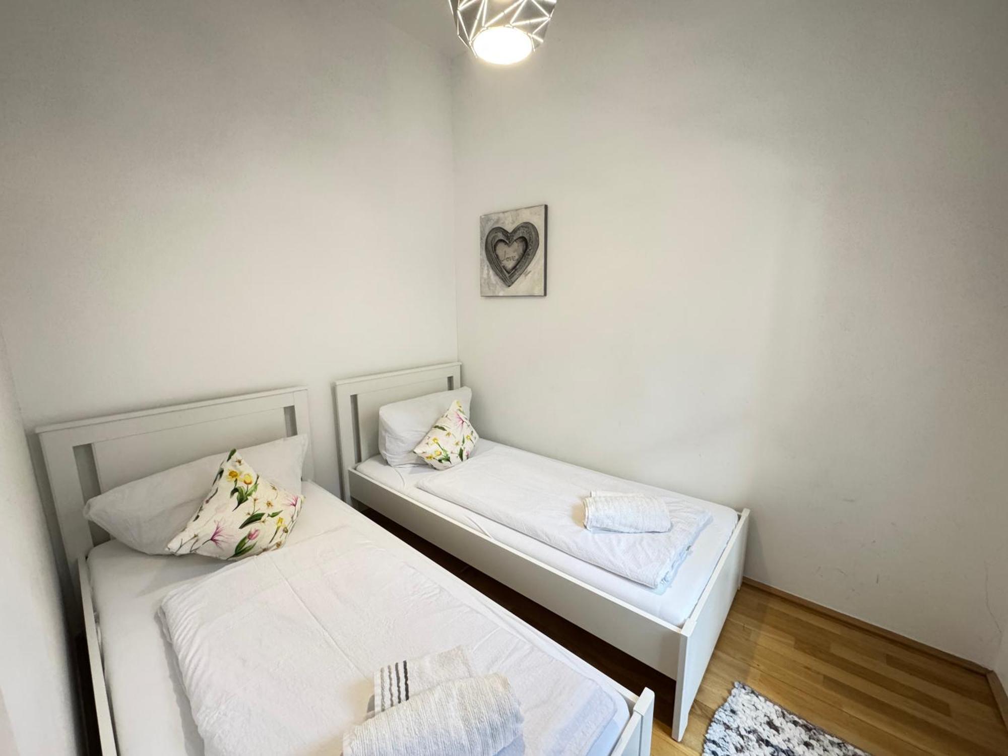 Charming Flat & Balcony Near Central Station L Bg5 Viyana Dış mekan fotoğraf